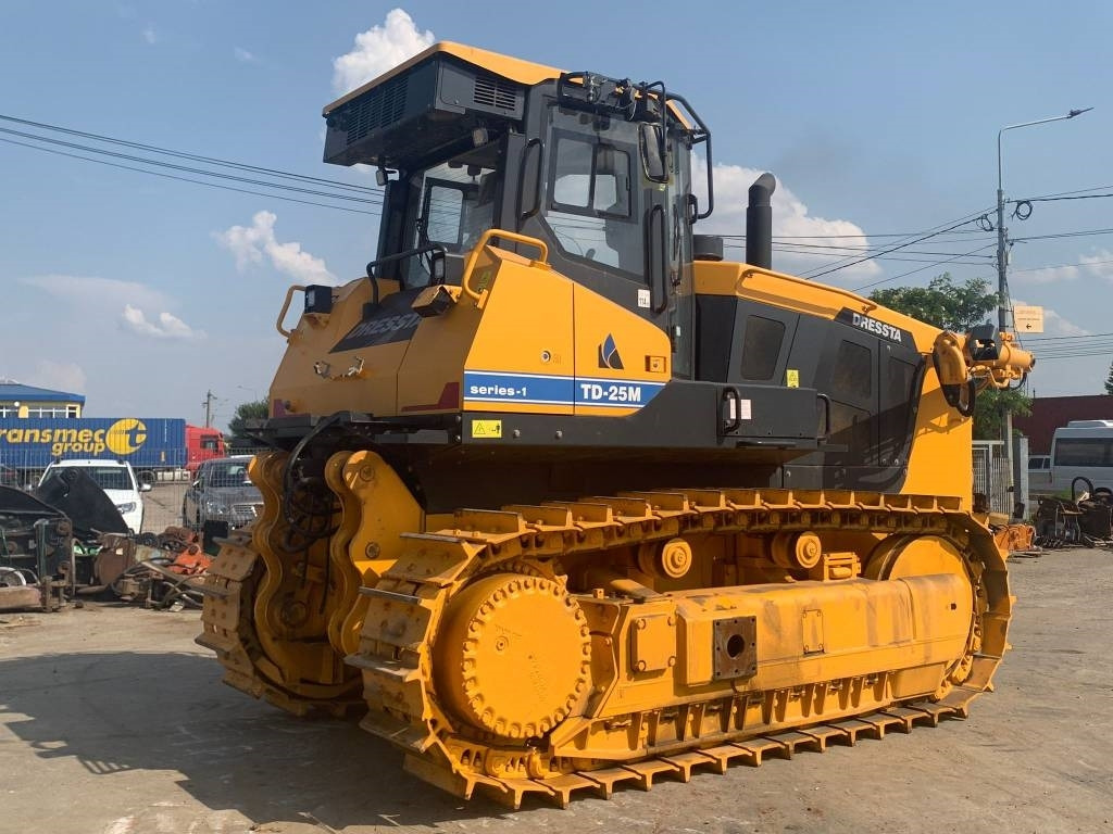 New Bulldozer Dressta TD25M: picture 16