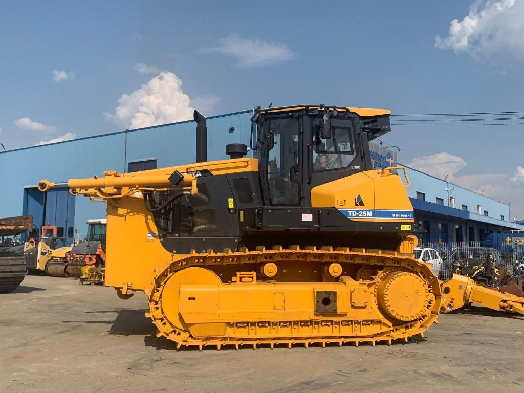 Dressta TD25M - Bulldozer: picture 2 Dressta TD25M - Bulldozer: picture 2