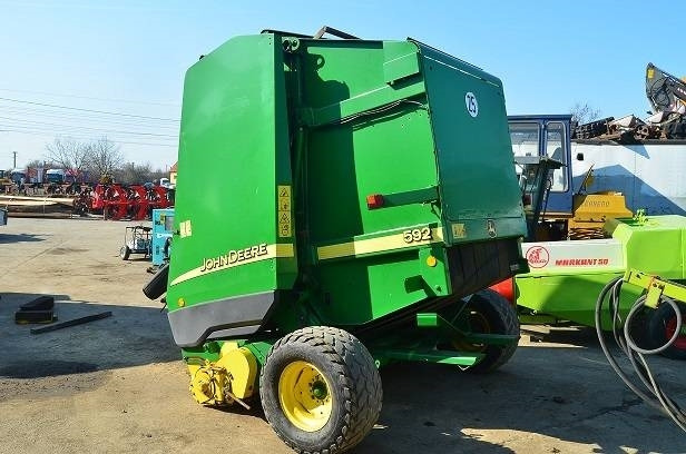 John Deere 592 - Round baler: picture 3 John Deere 592 - Round baler: picture 3