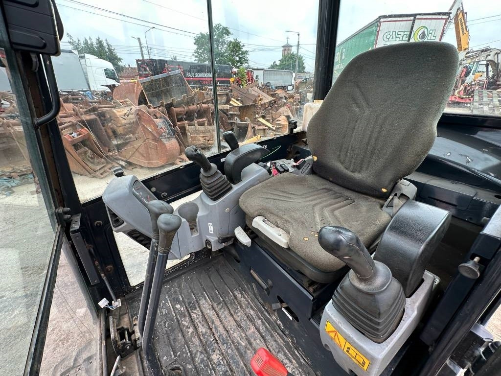 Mini excavator Kubota KX 019-4: picture 11
