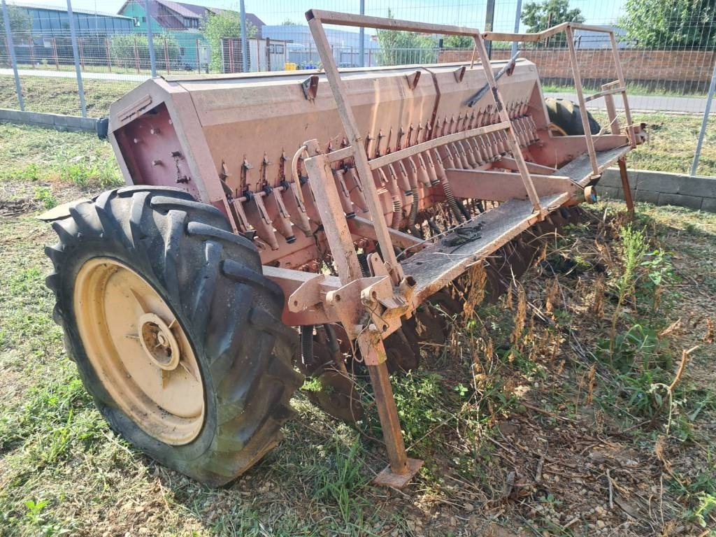 Kuhn 4M - Combine seed drill: picture 2 Kuhn 4M - Combine seed drill: picture 2