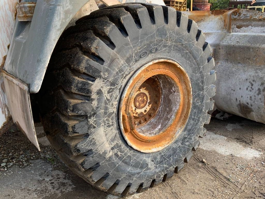 Wheel loader Liebherr L 566 2Plus2: picture 9