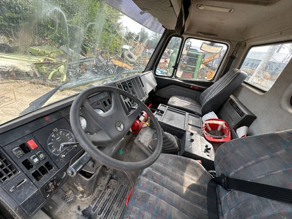 Crane truck, Dropside/ Flatbed truck Mercedes-Benz 2531: picture 13 Crane truck, Dropside/ Flatbed truck Mercedes-Benz 2531: picture 13