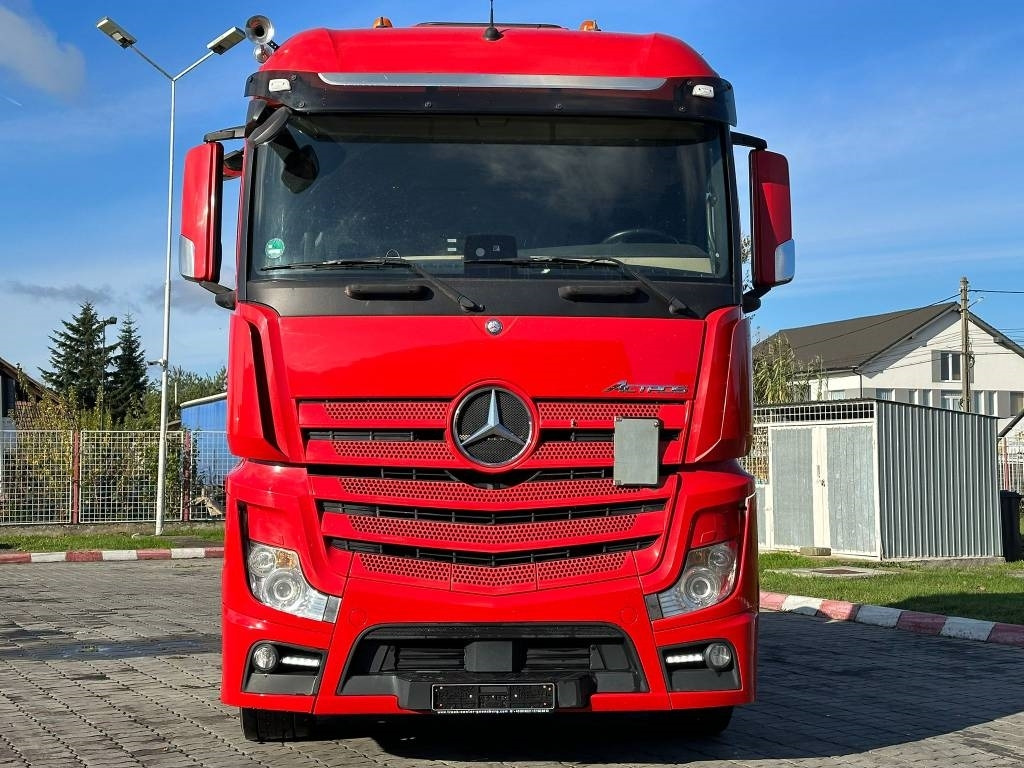 Mercedes-Benz Actros 963-4-A - Box truck: picture 2 Mercedes-Benz Actros 963-4-A - Box truck: picture 2