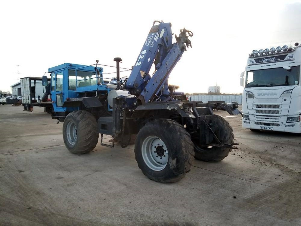 Mercedes-Benz Unimog - Crane truck: picture 3 Mercedes-Benz Unimog - Crane truck: picture 3