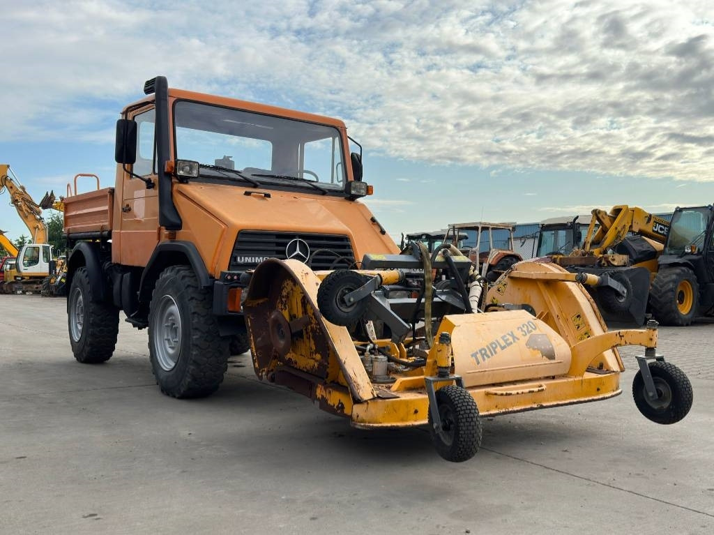 Mercedes-Benz Unimog 408/10 - Municipal/ Special vehicle: picture 5 Mercedes-Benz Unimog 408/10 - Municipal/ Special vehicle: picture 5