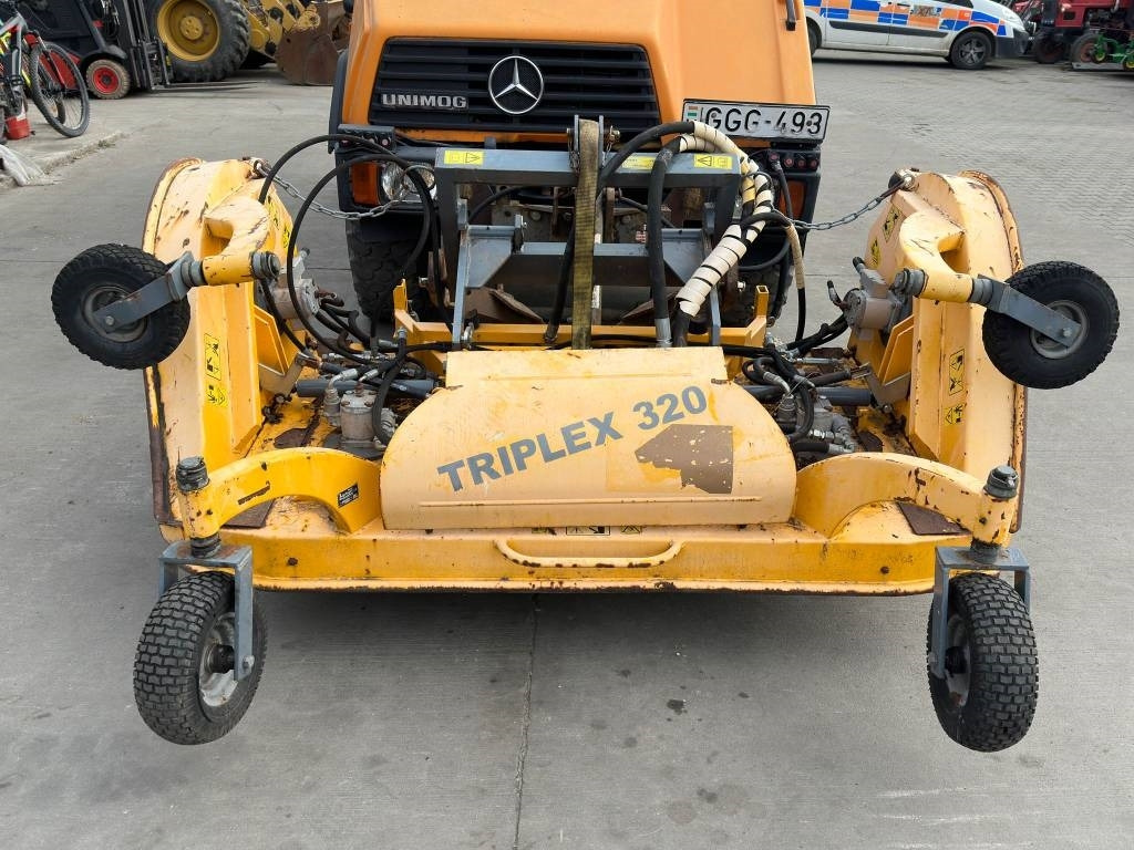 Mercedes-Benz Unimog 408/10 - Municipal/ Special vehicle: picture 4 Mercedes-Benz Unimog 408/10 - Municipal/ Special vehicle: picture 4
