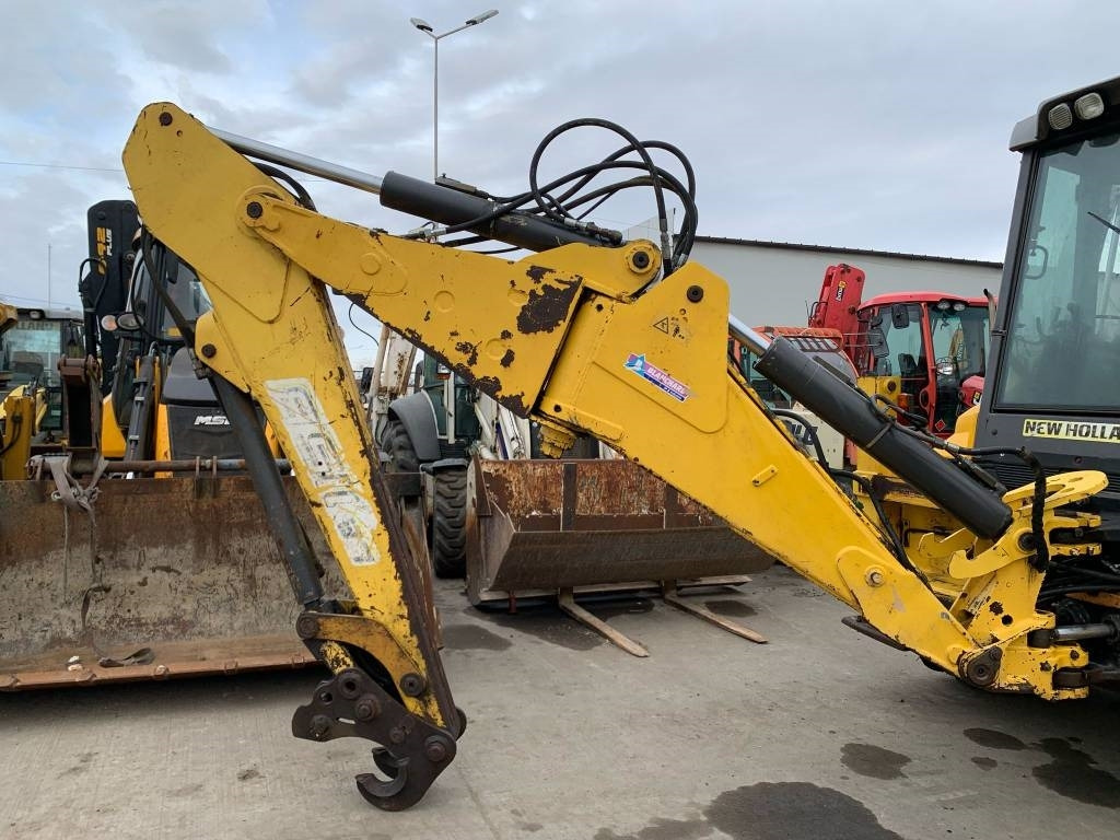 New Holland B 115 4PS - Backhoe loader: picture 5 New Holland B 115 4PS - Backhoe loader: picture 5