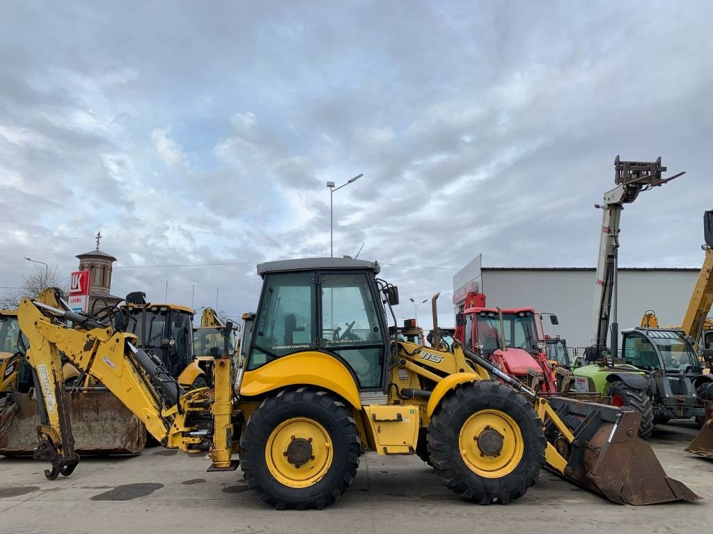 New Holland B 115 4PS - Backhoe loader: picture 3 New Holland B 115 4PS - Backhoe loader: picture 3