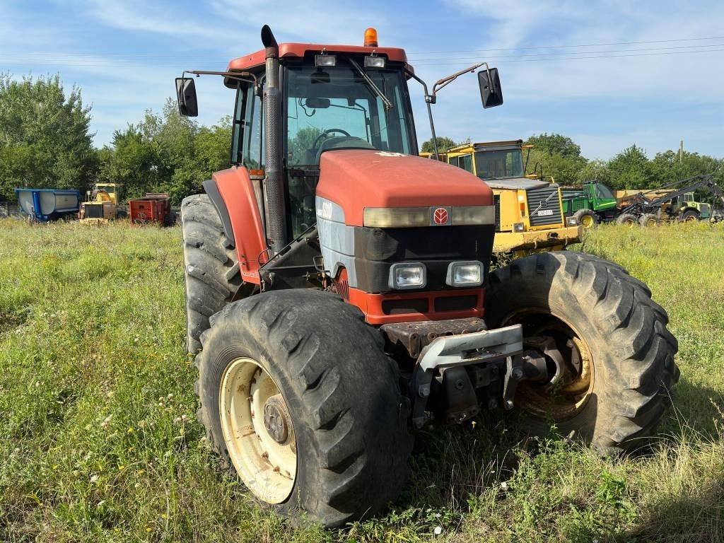 New Holland G 210 - Farm tractor: picture 5 New Holland G 210 - Farm tractor: picture 5