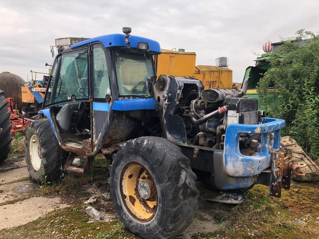 New Holland LM 435-410 FOR PARTS - Telescopic handler: picture 2 New Holland LM 435-410 FOR PARTS - Telescopic handler: picture 2
