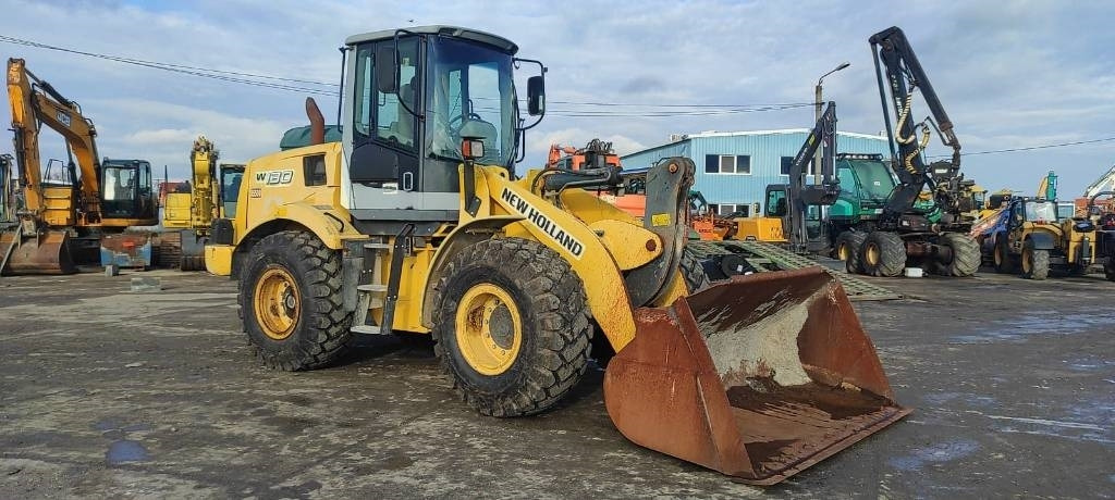 New Holland W 130 - Wheel loader: picture 1 New Holland W 130 - Wheel loader: picture 1