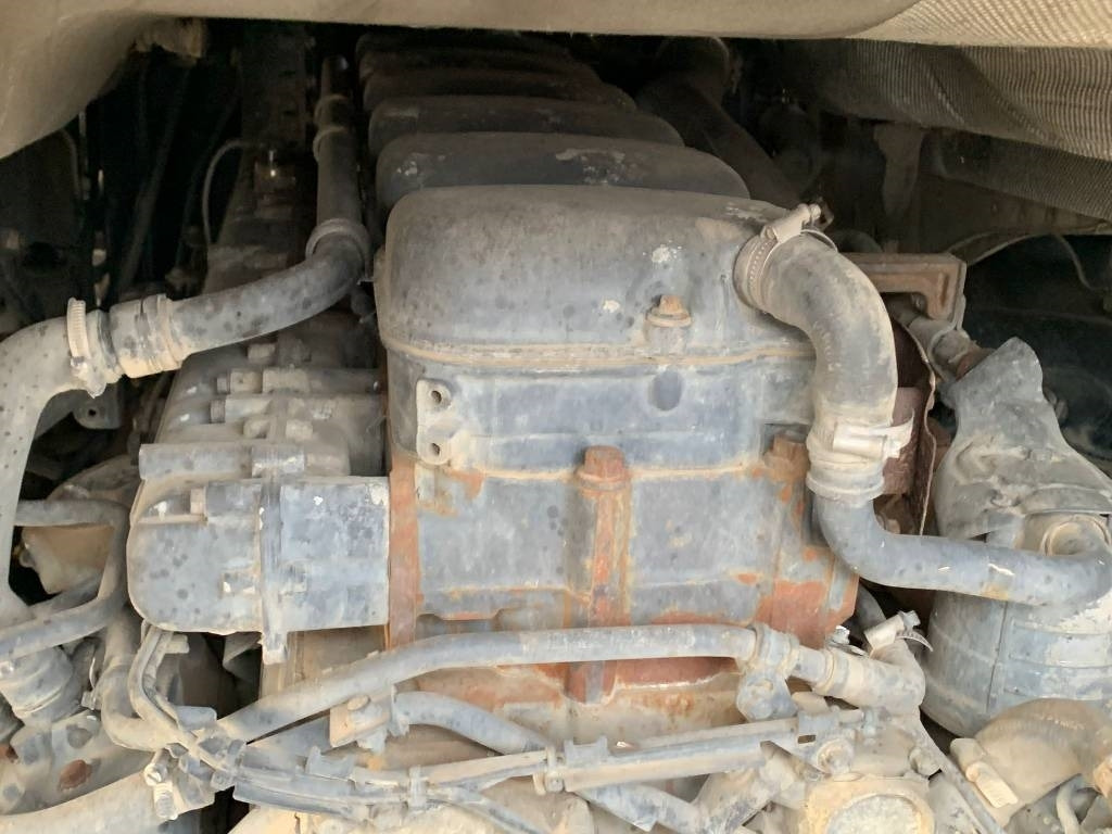 Tractor unit Scania R 420: picture 7