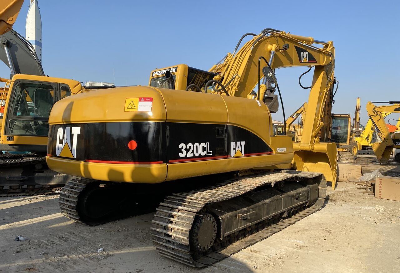 Crawler excavator Caterpillar 320CL: picture 1