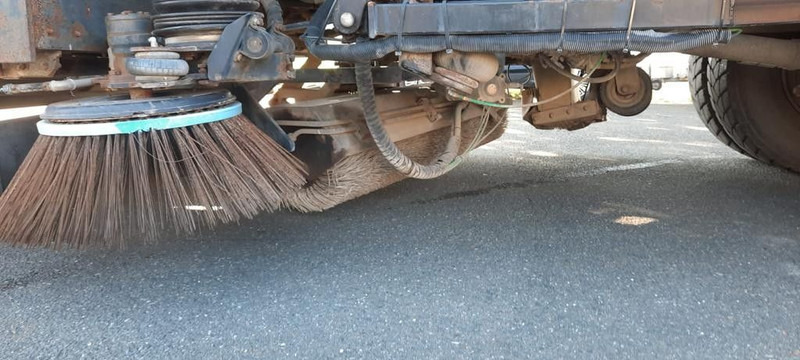 Mercedes-Benz 1824 Axor 1-Hand - Road sweeper: picture 4 Mercedes-Benz 1824 Axor 1-Hand - Road sweeper: picture 4