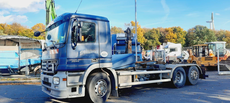 Mercedes-Benz 2641 Abrollkipper - Hook lift truck: picture 1 Mercedes-Benz 2641 Abrollkipper - Hook lift truck: picture 1