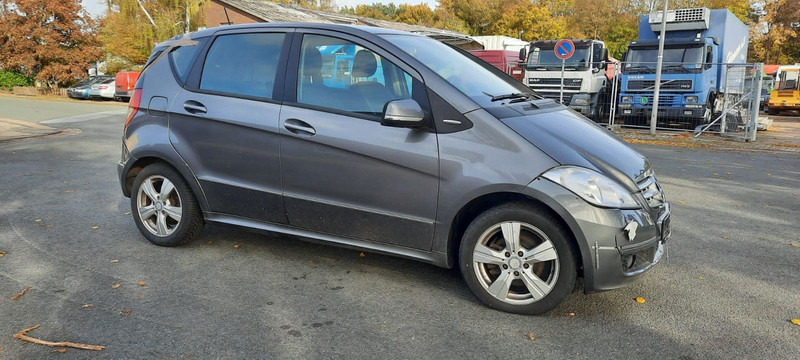 Mercedes-Benz A-Klasse 180 A 180 CDI AVANTGARDE - Hatchback: picture 1 Mercedes-Benz A-Klasse 180 A 180 CDI AVANTGARDE - Hatchback: picture 1