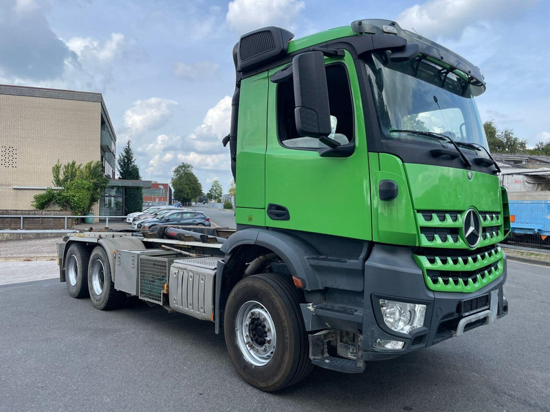 Mercedes-Benz Arocs 2643 - Hook lift truck: picture 3 Mercedes-Benz Arocs 2643 - Hook lift truck: picture 3