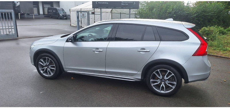 Volvo V60 Cross Country Summum AWD - Station wagon: picture 2 Volvo V60 Cross Country Summum AWD - Station wagon: picture 2