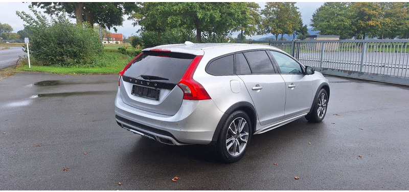 Volvo V60 Cross Country Summum AWD - Station wagon: picture 3 Volvo V60 Cross Country Summum AWD - Station wagon: picture 3