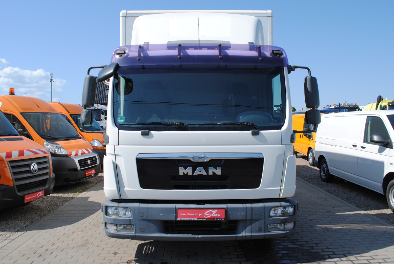 MAN TGL 12.180 - Box truck: picture 2 MAN TGL 12.180 - Box truck: picture 2