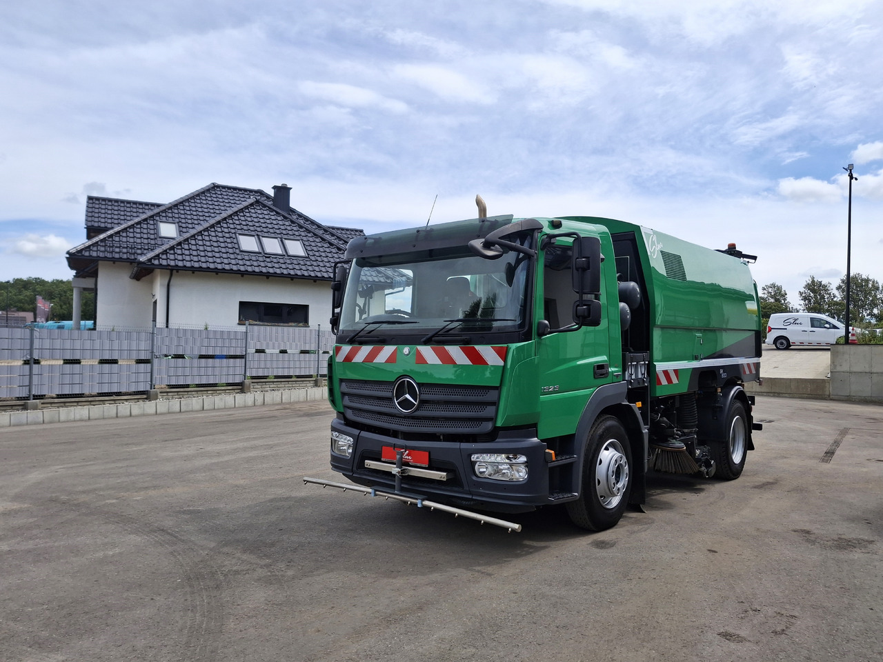 MERCEDES-BENZ Atego 1523 Zamiatarka Kehrmaschine Schmidt SK600 Karcher 2 Motoren Euro 6 PM10 Rura Do Liści - Road sweeper: picture 3 MERCEDES-BENZ Atego 1523 Zamiatarka Kehrmaschine Schmidt SK600 Karcher 2 Motoren Euro 6 PM10 Rura Do Liści - Road sweeper: picture 3