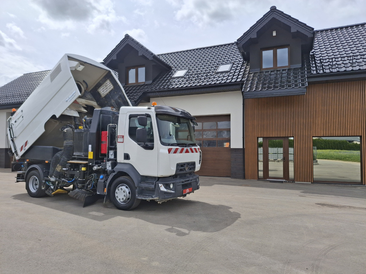 RENAULT D16 Zamiatarka Kehrmaschine FAUN Euro 6 PM10 Szczotki L/R Karcher Rura Do Liści 2 Motoren leasing RENAULT D16 Zamiatarka Kehrmaschine FAUN Euro 6 PM10 Szczotki L/R Karcher Rura Do Liści 2 Motoren: picture 6 RENAULT D16 Zamiatarka Kehrmaschine FAUN Euro 6 PM10 Szczotki L/R Karcher Rura Do Liści 2 Motoren leasing RENAULT D16 Zamiatarka Kehrmaschine FAUN Euro 6 PM10 Szczotki L/R Karcher Rura Do Liści 2 Motoren: picture 6