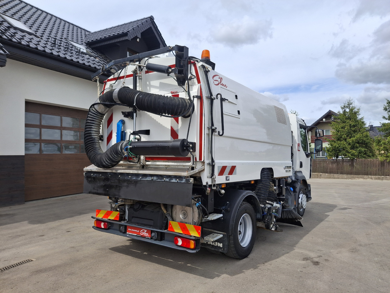 RENAULT D16 Zamiatarka Kehrmaschine FAUN Euro 6 PM10 Szczotki L/R Karcher Rura Do Liści 2 Motoren - Road sweeper: picture 5 RENAULT D16 Zamiatarka Kehrmaschine FAUN Euro 6 PM10 Szczotki L/R Karcher Rura Do Liści 2 Motoren - Road sweeper: picture 5