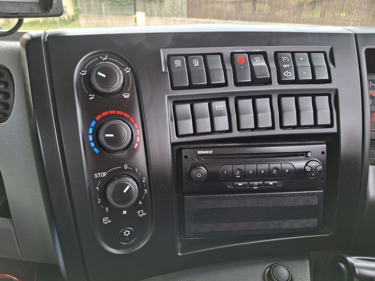 RENAULT D16 Zamiatarka Kehrmaschine FAUN Euro 6 PM10 Szczotki L/R Karcher Rura Do Liści 2 Motoren leasing RENAULT D16 Zamiatarka Kehrmaschine FAUN Euro 6 PM10 Szczotki L/R Karcher Rura Do Liści 2 Motoren: picture 27 RENAULT D16 Zamiatarka Kehrmaschine FAUN Euro 6 PM10 Szczotki L/R Karcher Rura Do Liści 2 Motoren leasing RENAULT D16 Zamiatarka Kehrmaschine FAUN Euro 6 PM10 Szczotki L/R Karcher Rura Do Liści 2 Motoren: picture 27