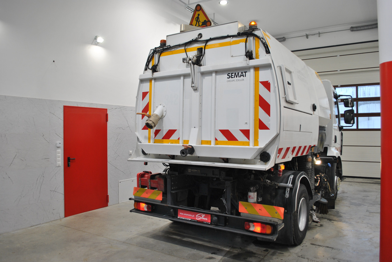 Renault Midlum 220 Zamiatarka Kehrmaschine Johnston 2014r 2770Mth Euro5 - Road sweeper: picture 4 Renault Midlum 220 Zamiatarka Kehrmaschine Johnston 2014r 2770Mth Euro5 - Road sweeper: picture 4