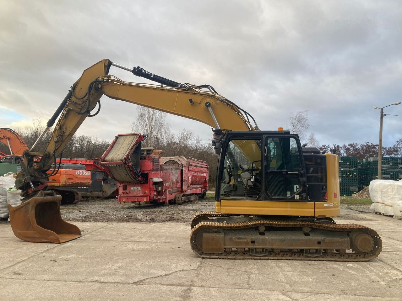 Crawler excavator Caterpillar 325 F LCR Rototylt: picture 11