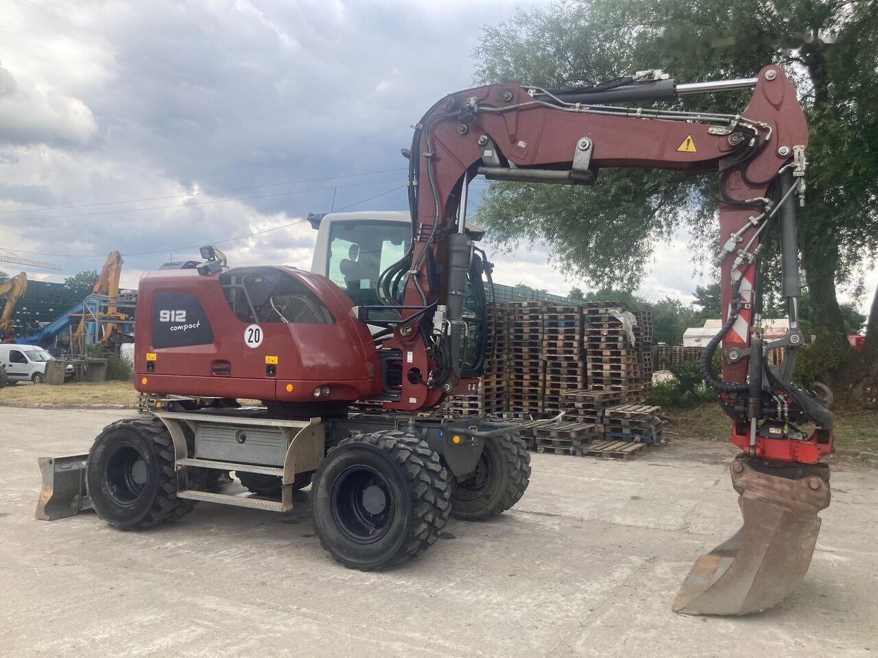 Wheel excavator Liebherr A 912 Compact Rotator R4: picture 7 Wheel excavator Liebherr A 912 Compact Rotator R4: picture 7