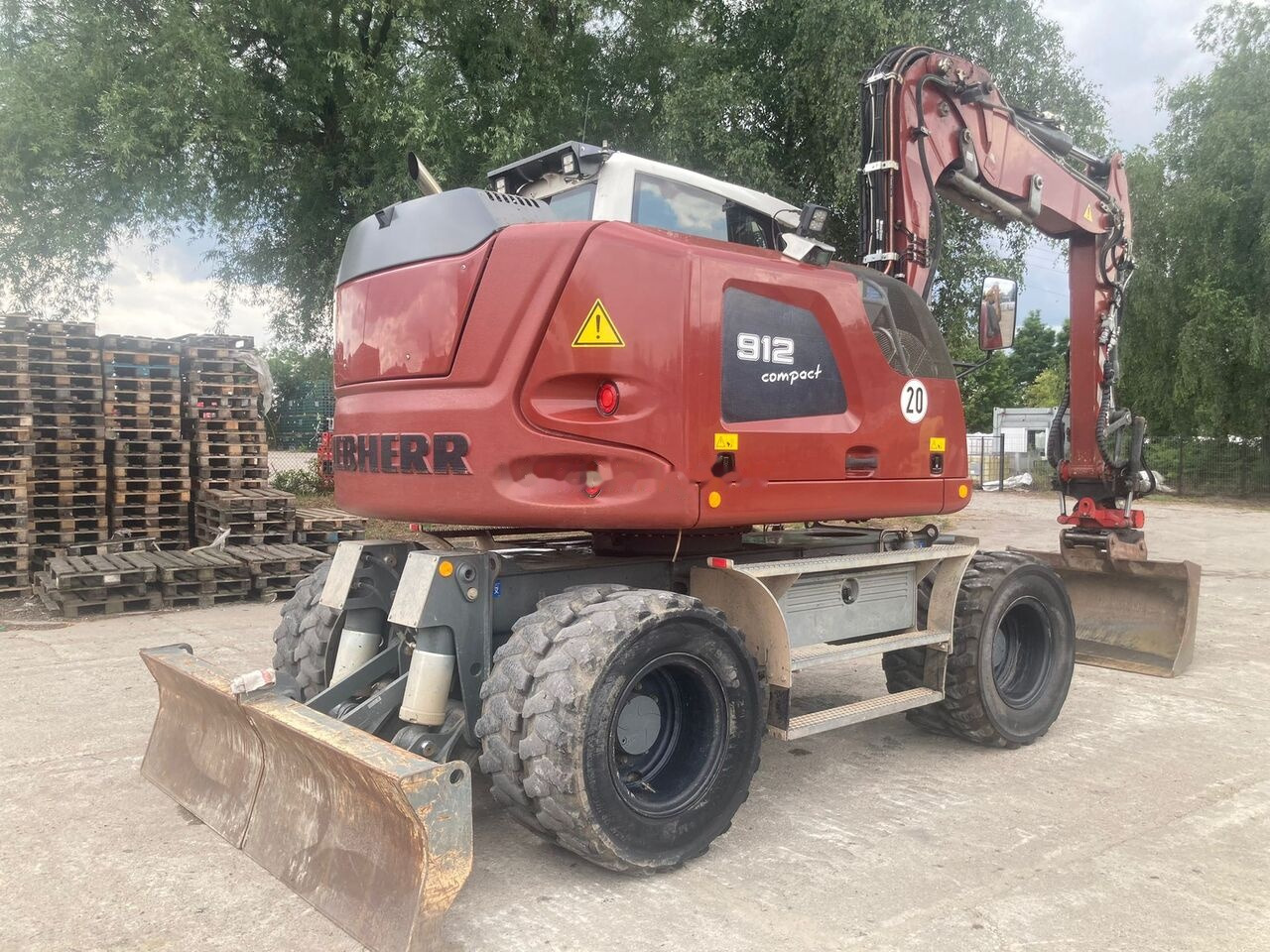 Wheel excavator Liebherr A 912 Compact Rotator R4: picture 9 Wheel excavator Liebherr A 912 Compact Rotator R4: picture 9