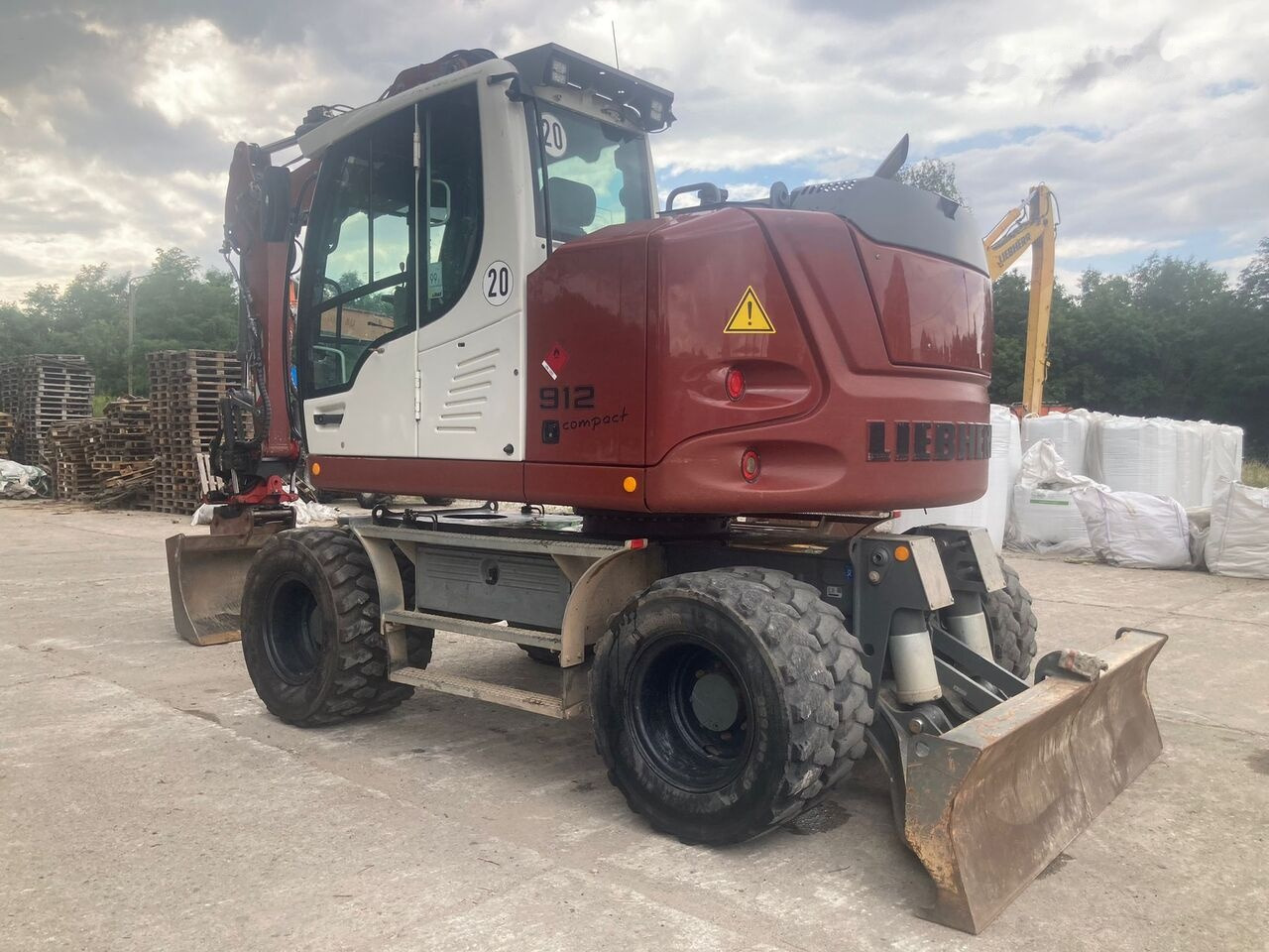 Wheel excavator Liebherr A 912 Compact Rotator R4: picture 12 Wheel excavator Liebherr A 912 Compact Rotator R4: picture 12