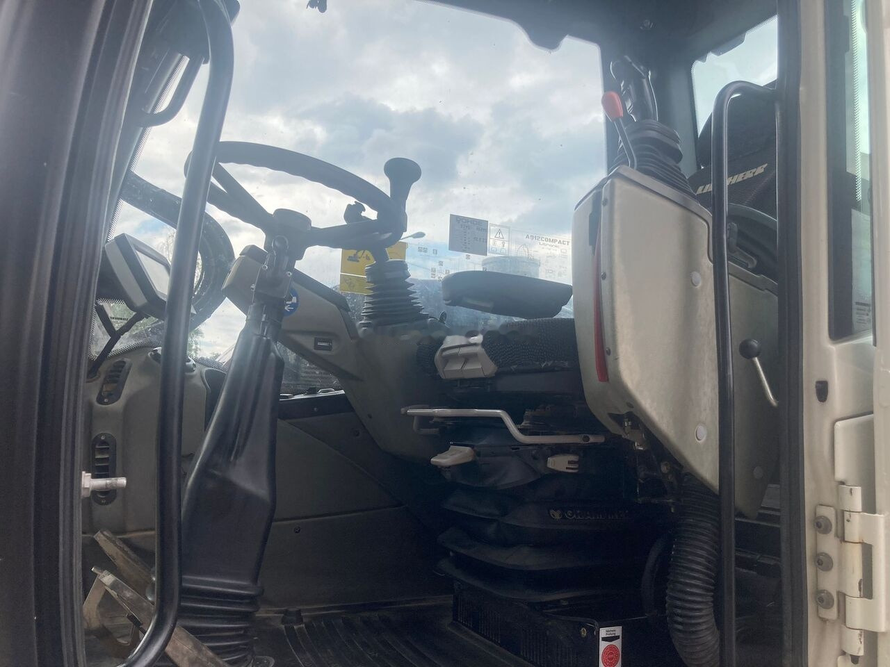 Wheel excavator Liebherr A 912 Compact Rotator R4: picture 14 Wheel excavator Liebherr A 912 Compact Rotator R4: picture 14