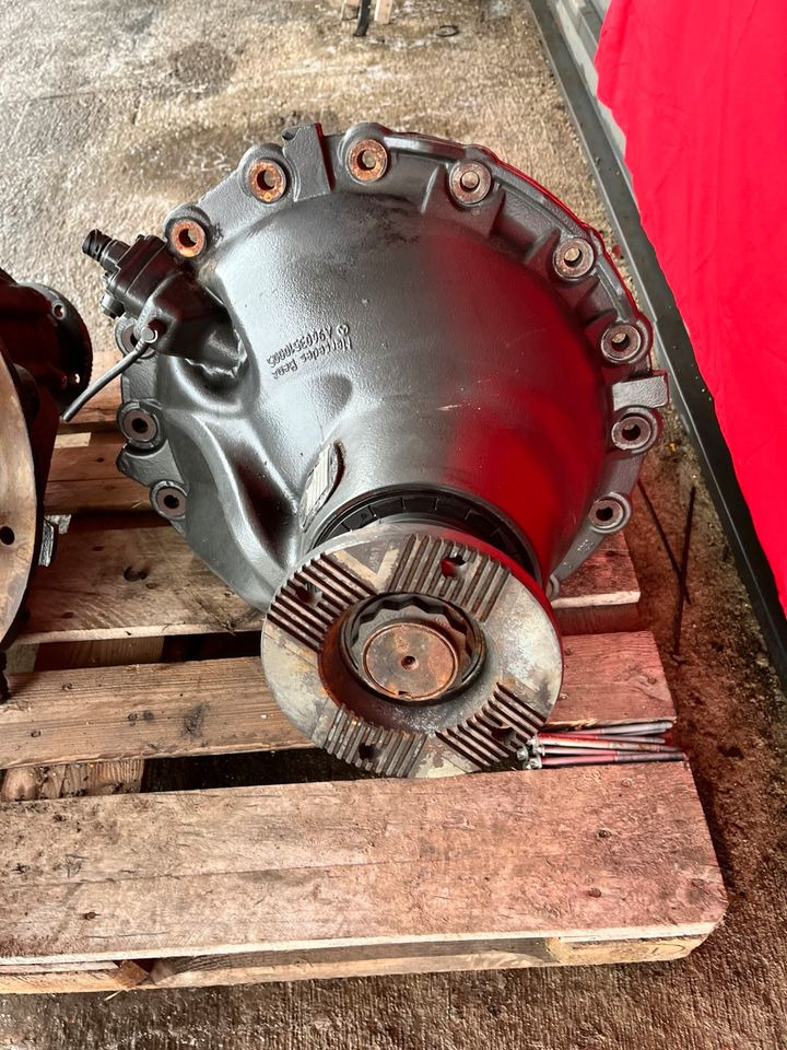 Mercedes Hinterachse Differential Achskopf 746.301 - Differential gear for Truck: picture 2 Mercedes Hinterachse Differential Achskopf 746.301 - Differential gear for Truck: picture 2