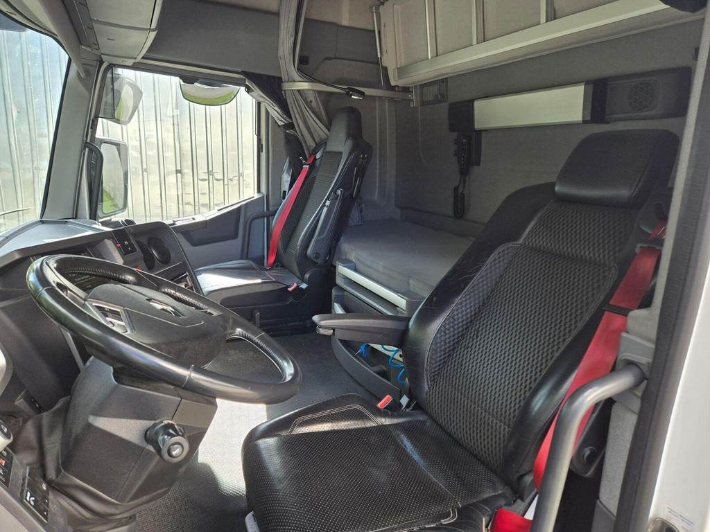 Tractor unit Renault T520 6X2: picture 12 Tractor unit Renault T520 6X2: picture 12