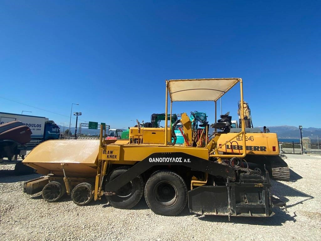 Blaw-Knox DF 90D  - Asphalt paver: picture 2 Blaw-Knox DF 90D  - Asphalt paver: picture 2