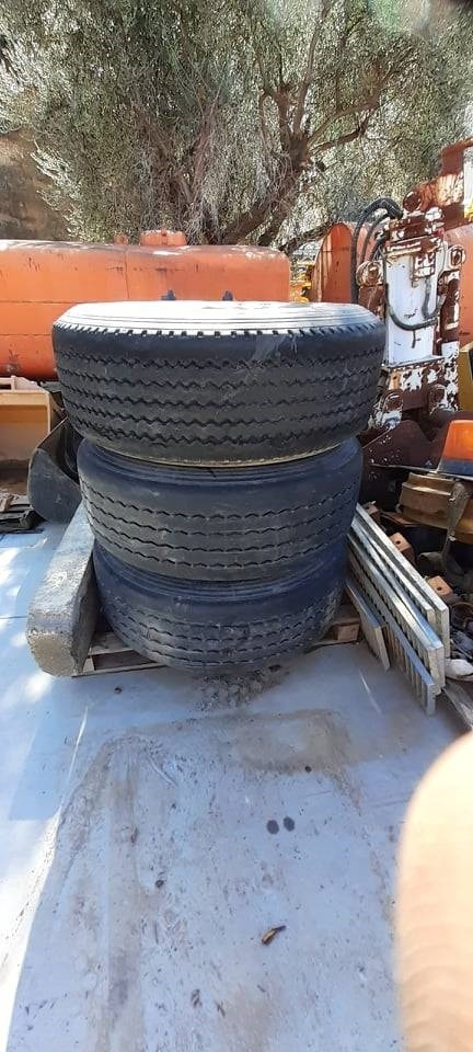 Bridgestone 385/65R22.5  - Tire for Construction machinery: picture 2 Bridgestone 385/65R22.5  - Tire for Construction machinery: picture 2