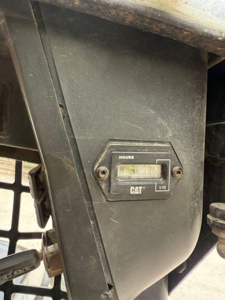 CAT 216 - Skid steer loader: picture 4 CAT 216 - Skid steer loader: picture 4