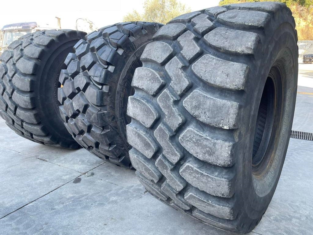 CAT 982M - Wheel loader: picture 1 CAT 982M - Wheel loader: picture 1