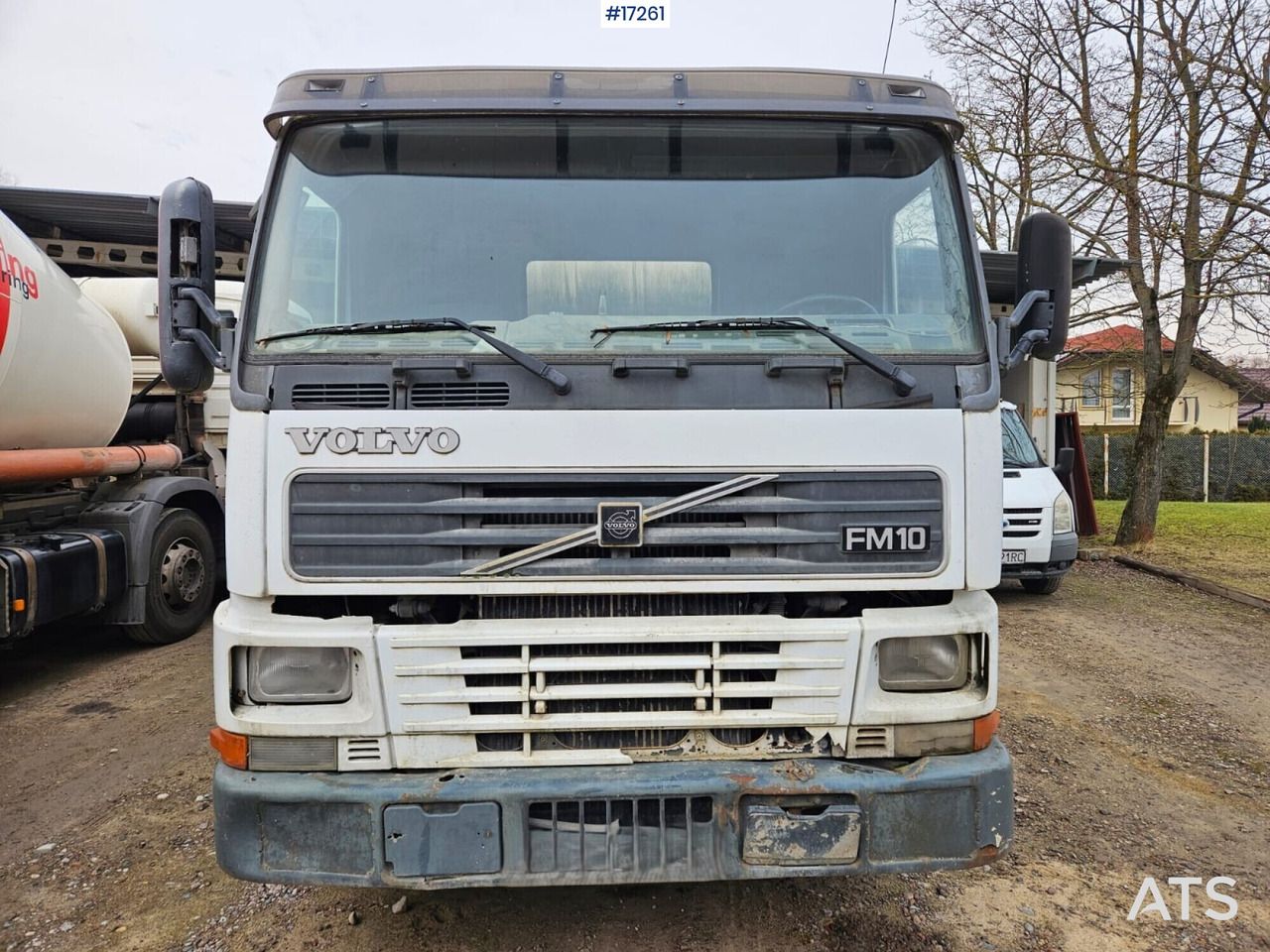 Concrete mixer on VOLVO FM10 8x4 chassis (2002) - Concrete mixer truck: picture 2 Concrete mixer on VOLVO FM10 8x4 chassis (2002) - Concrete mixer truck: picture 2