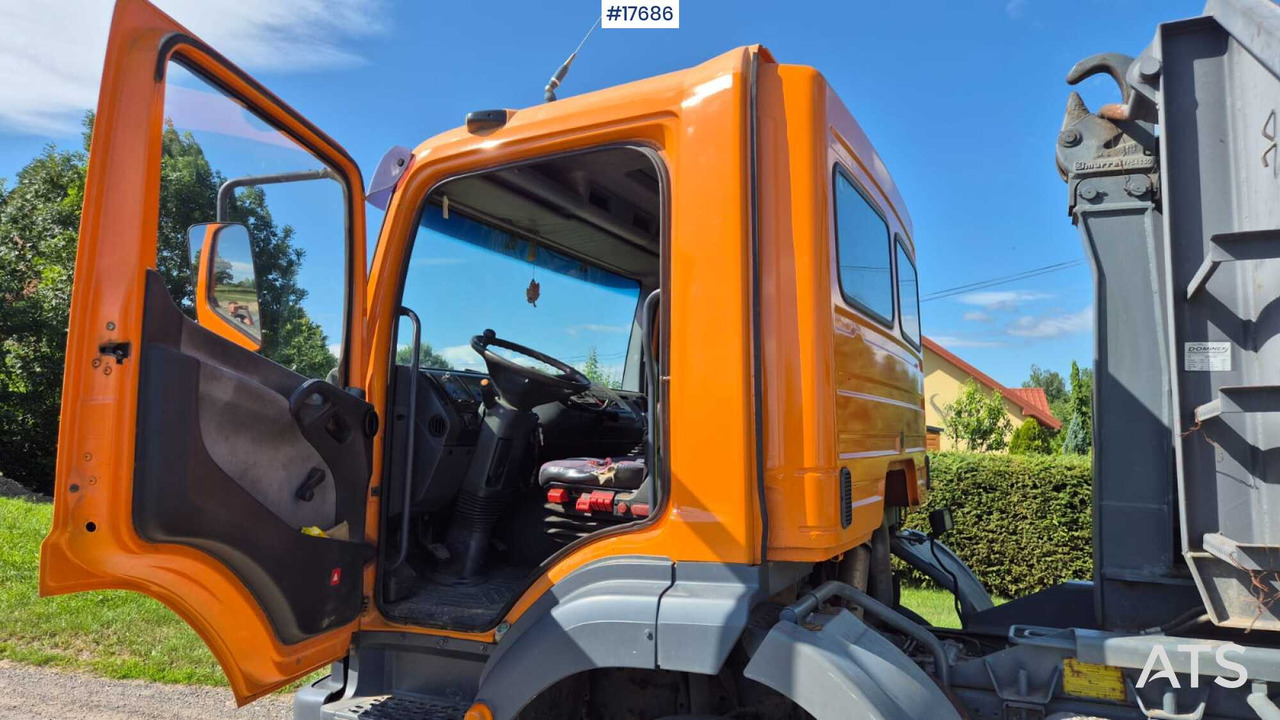 Hook lift truck Mercedes-Benz 1828 hooklift (1999) two containers: picture 15