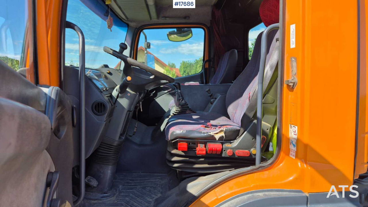 Hook lift truck Mercedes-Benz 1828 hooklift (1999) two containers: picture 16