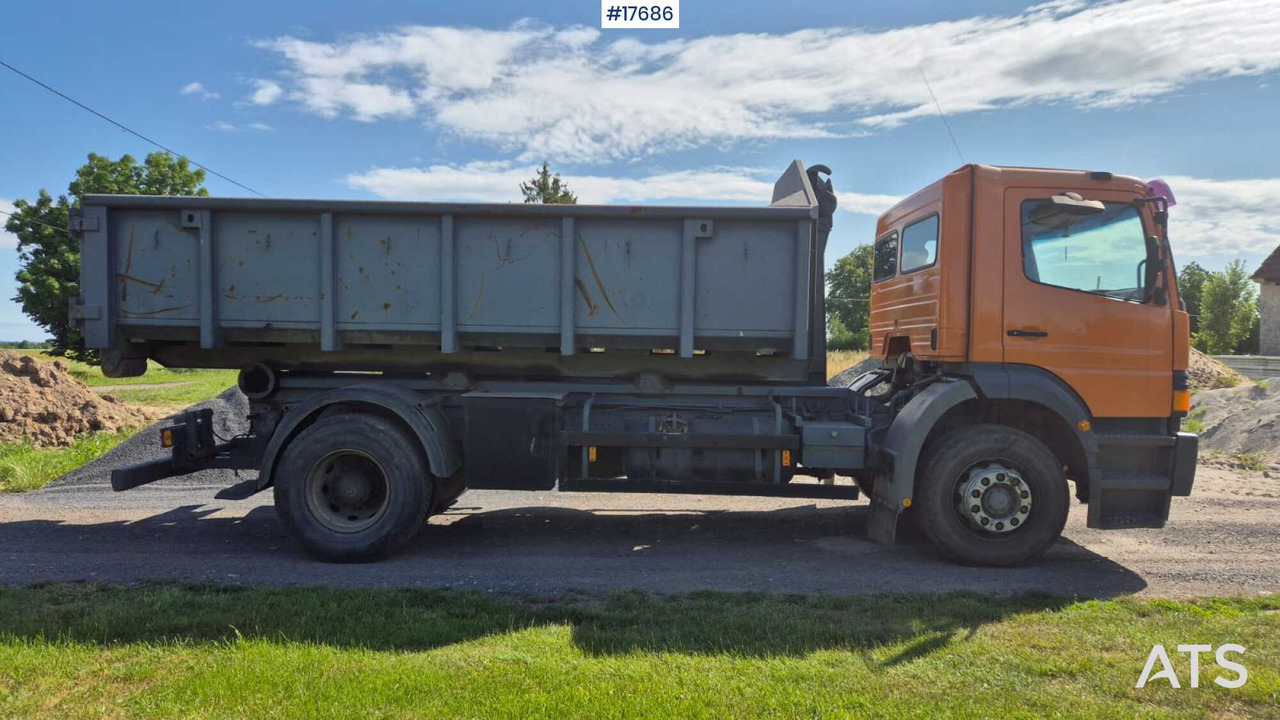 Hook lift truck Mercedes-Benz 1828 hooklift (1999) two containers: picture 7