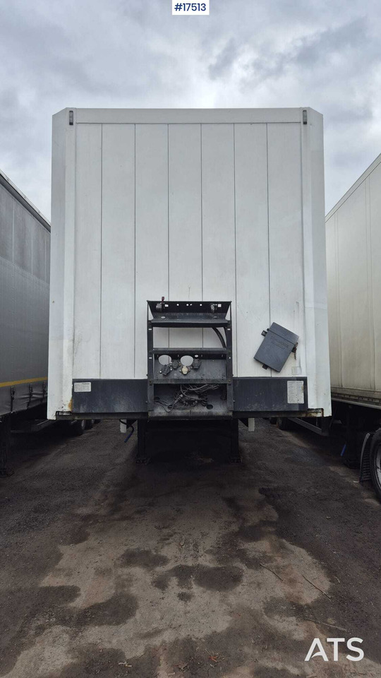 Truck semi-trailer, isothermal KRONE SD (2008) - Curtainsider semi-trailer: picture 2 Truck semi-trailer, isothermal KRONE SD (2008) - Curtainsider semi-trailer: picture 2
