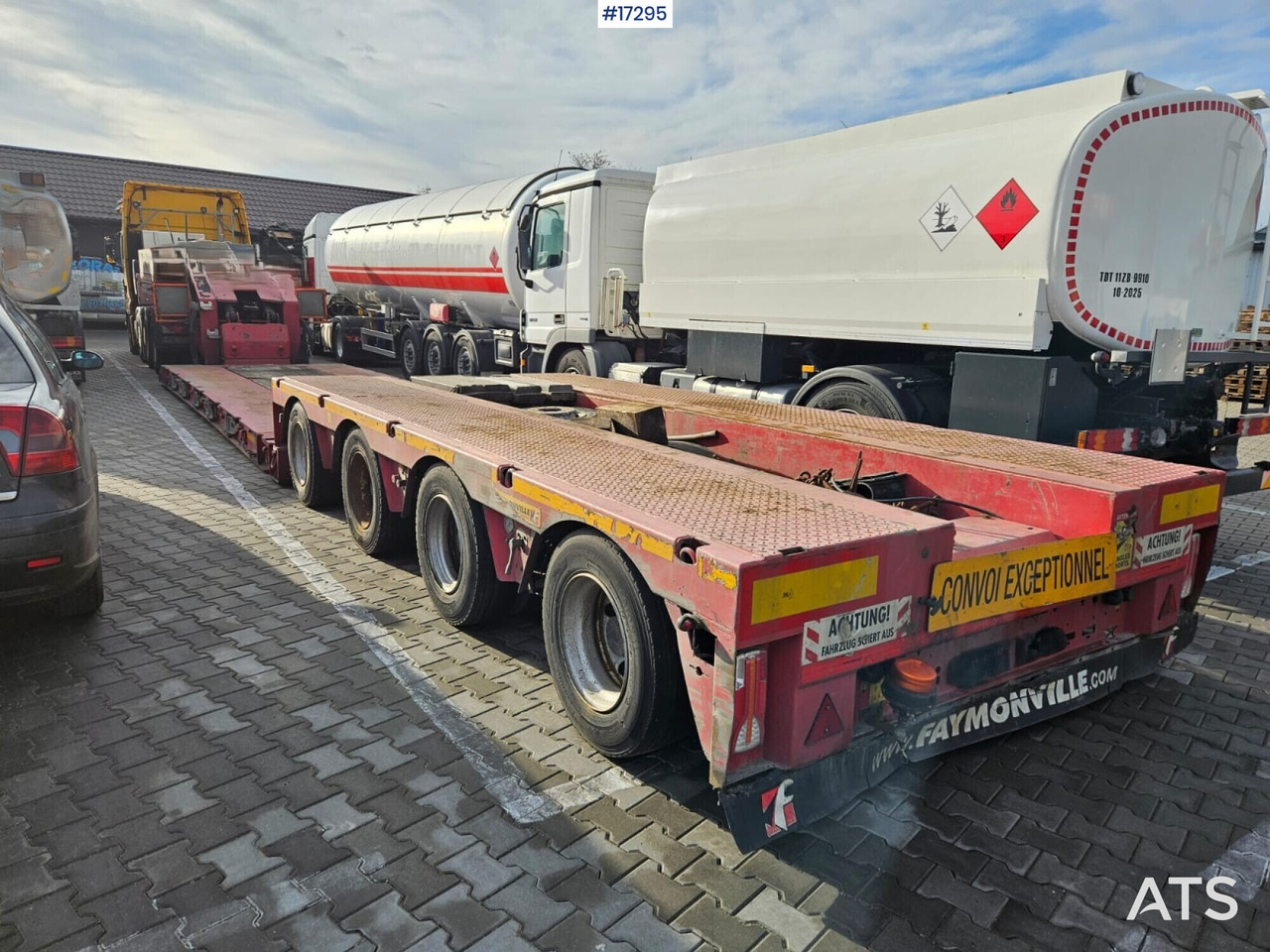 Truck semi-trailer, low-bed FAYMONVILLE MEGAMAX (2017) - Low loader semi-trailer: picture 1 Truck semi-trailer, low-bed FAYMONVILLE MEGAMAX (2017) - Low loader semi-trailer: picture 1
