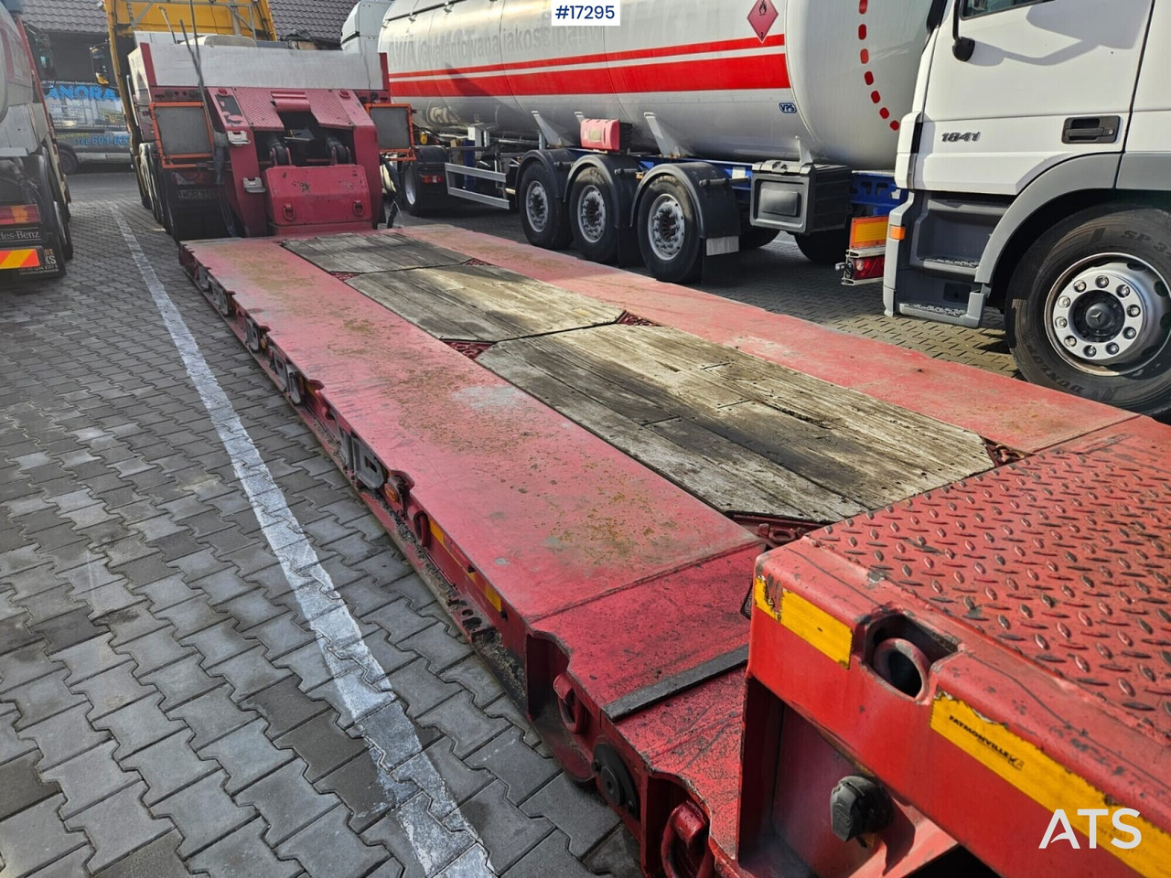 Truck semi-trailer, low-bed FAYMONVILLE MEGAMAX (2017) - Low loader semi-trailer: picture 2 Truck semi-trailer, low-bed FAYMONVILLE MEGAMAX (2017) - Low loader semi-trailer: picture 2