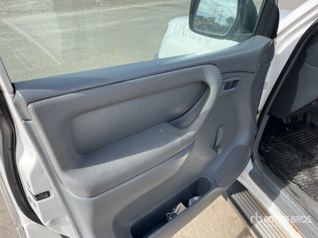 1999 Toyota Land Cruiser HZJ105L-GCMRS SUV - SUV: picture 5 1999 Toyota Land Cruiser HZJ105L-GCMRS SUV - SUV: picture 5