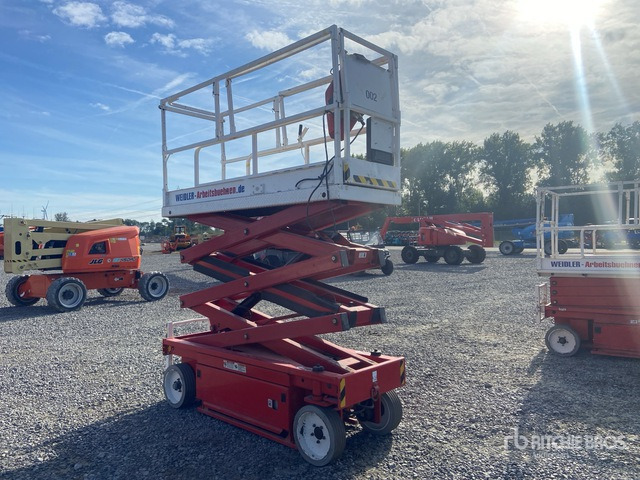 2000 JLG 2033-E3 Electric Scissor Lift - Scissor lift: picture 3 2000 JLG 2033-E3 Electric Scissor Lift - Scissor lift: picture 3